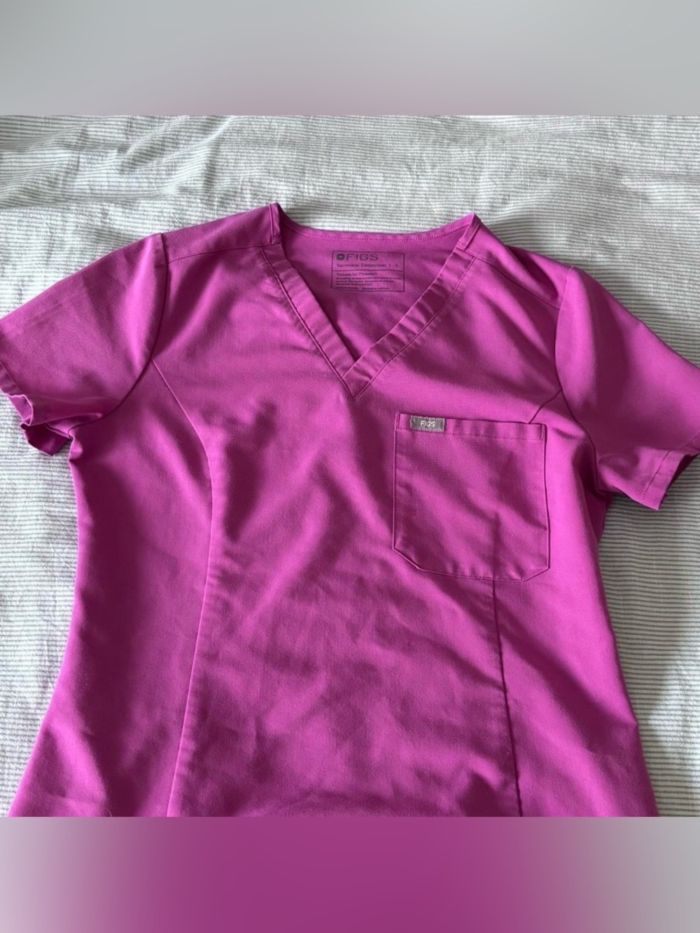 Figs Scrub Top in Ultra Berry